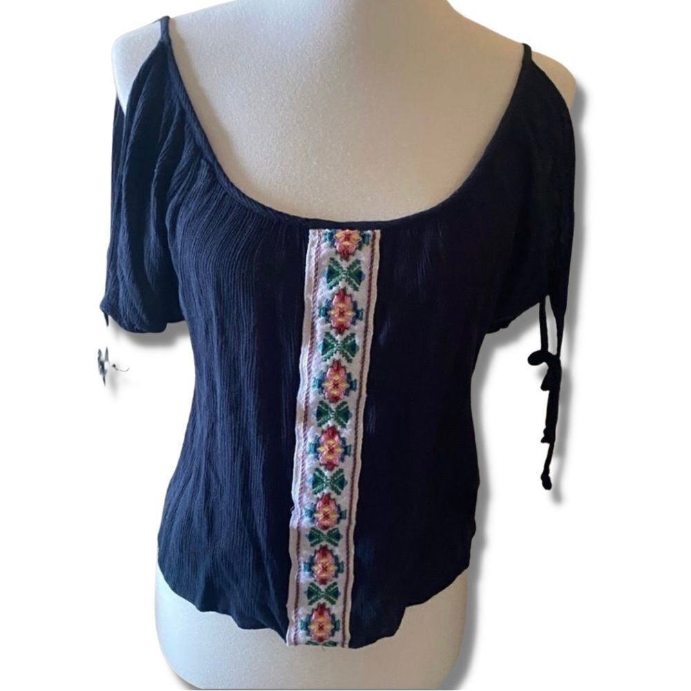 3 FOR $20 Mind Code Embroidered Boho Top Size S/M